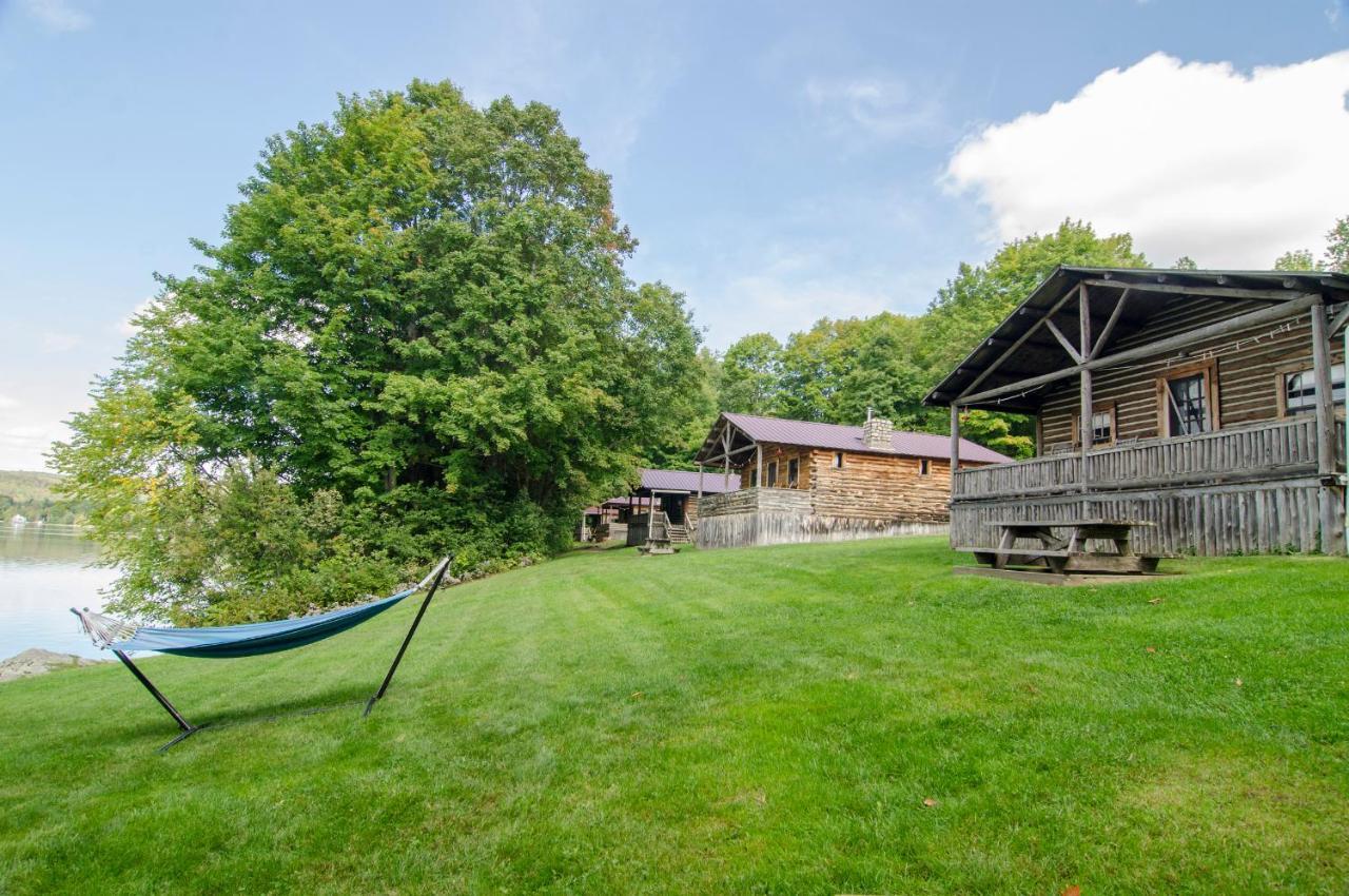 Mountain Lake Cottages Westmore Bagian luar foto