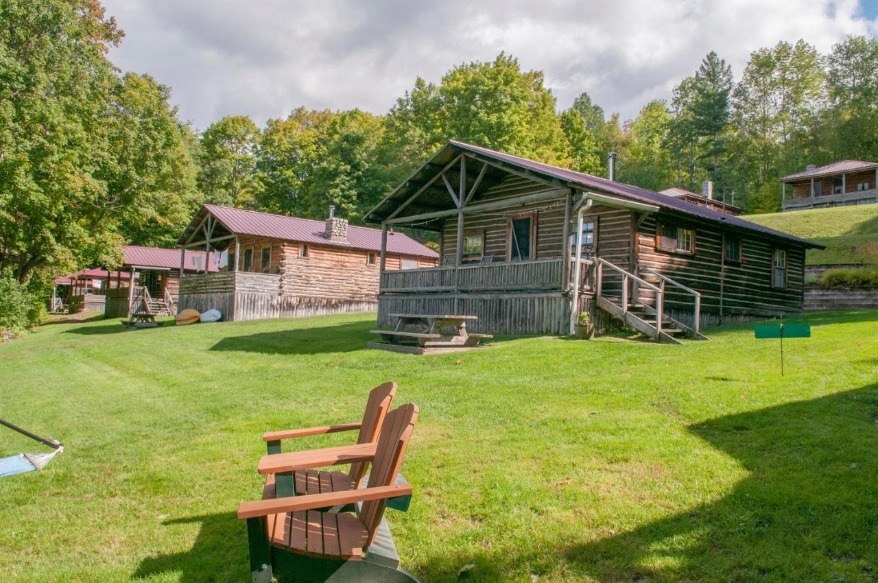 Mountain Lake Cottages Westmore Bagian luar foto