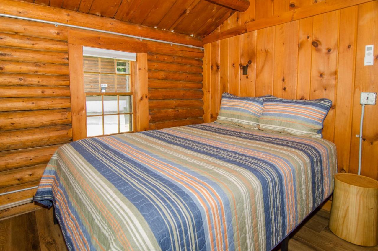 Mountain Lake Cottages Westmore Bagian luar foto