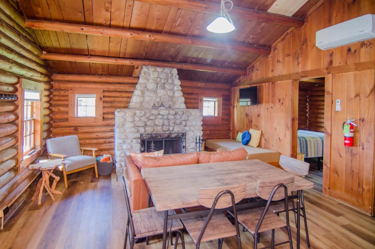 Mountain Lake Cottages Westmore Bagian luar foto