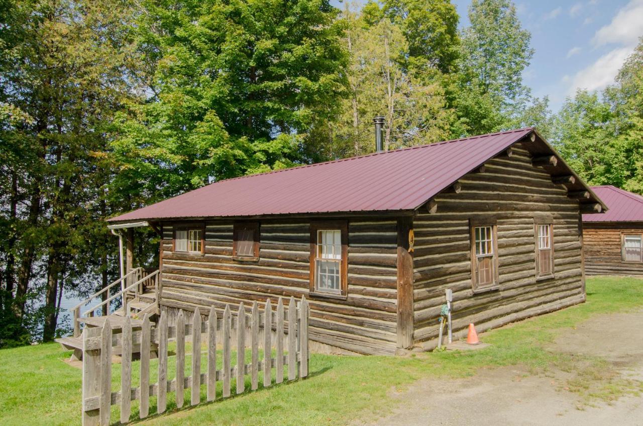 Mountain Lake Cottages Westmore Bagian luar foto