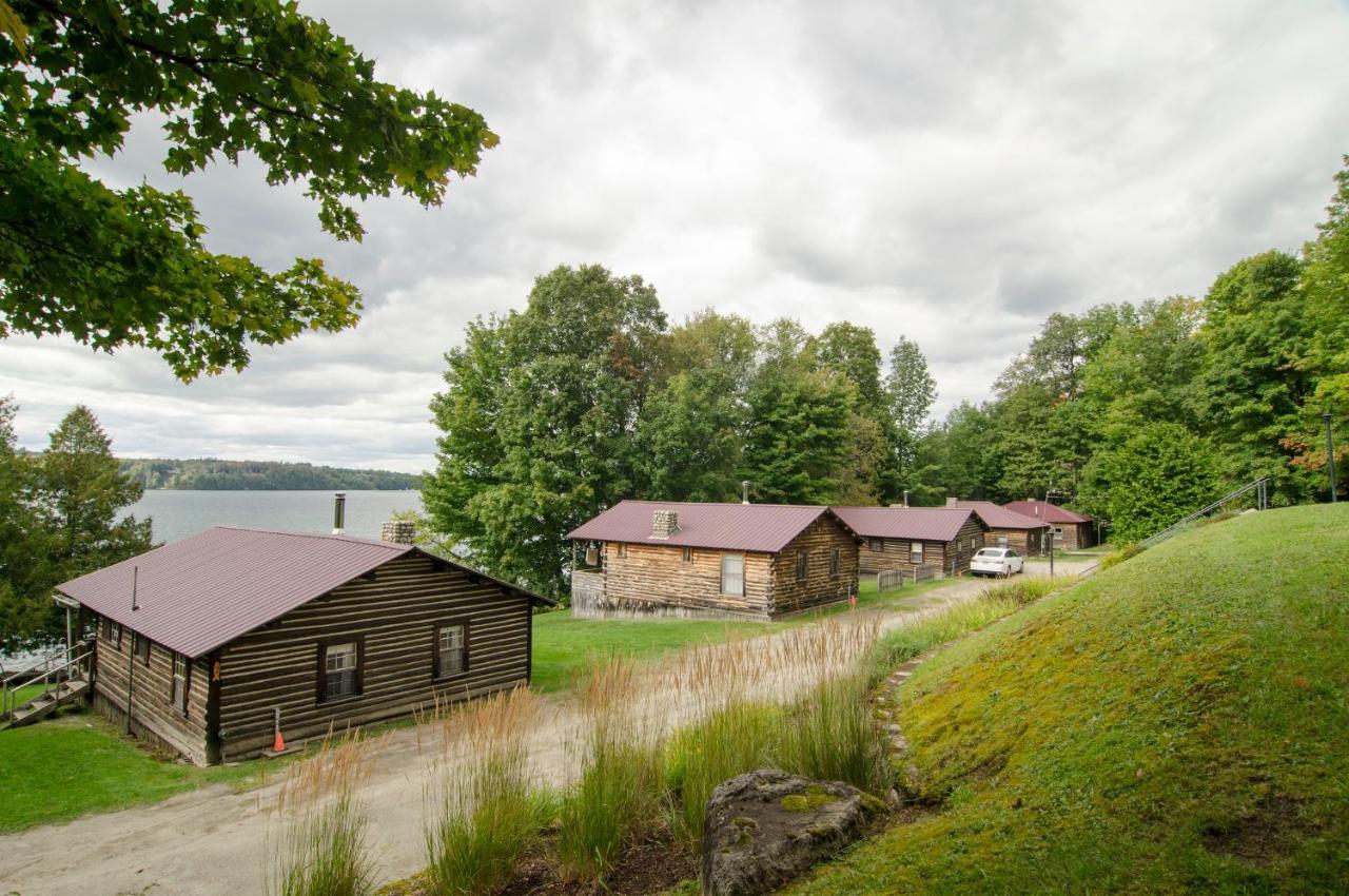 Mountain Lake Cottages Westmore Bagian luar foto